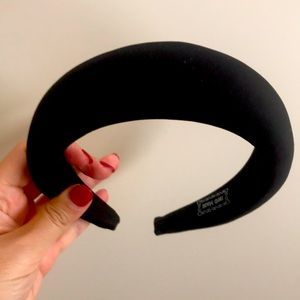 Black head band